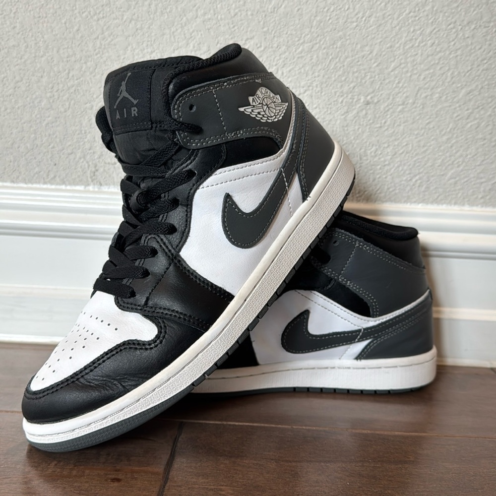 Air Jordan 1 mid size 8